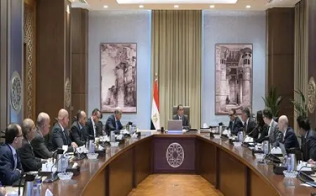 رئيس الوزراء يلتقي مسئولي تحالف مصري فرنسي لعرض مقترح بشأن إدارة وتشغيل المطارات