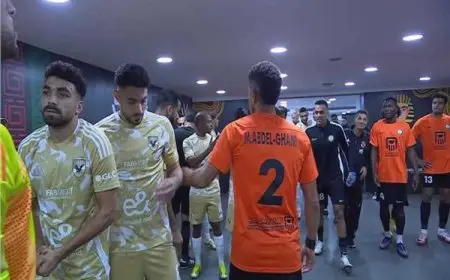 التعادل السلبي يحسم الشوط الأول بين الأهلي والبنك