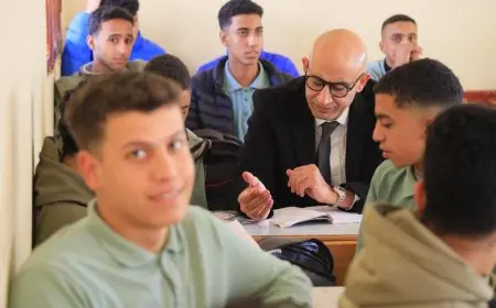 وزير التعليم يجلس وسط الطلاب في مدارس الإسماعيلية: جولات متواصلة لتحقيق عملية تعليمية منضبطة