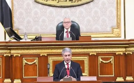 وزير السياحة: توقعات بزيادة أعداد السائحين لـ 15.3 مليون سائح نهاية العام الجاري