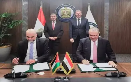 البترول توقع اتفاقية لاستقبال الغاز الطبيعي المسال لخدمة الأردن