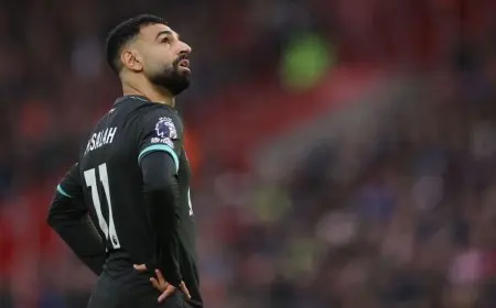 صلاح منفتح على عقد لموسم واحد في ليفربول لكنه يشعر بغضب متزايد
