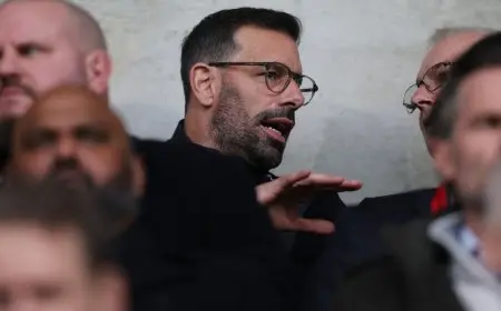 فان نيستلروي يشعر بخيبة أمل بسبب رحيله عن مانشستر يونايتد