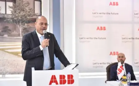 وزير العمل: القيادة السياسية توجه بإزالة العقبات أمام الاستثمار الأجنبي