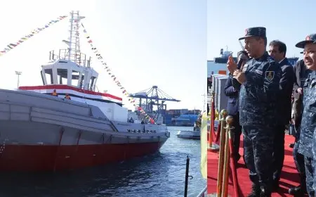 قائد القوات البحرية يشهد تدشين القاطرة الثالثة من طراز ASD بترسانة الإسكندرية