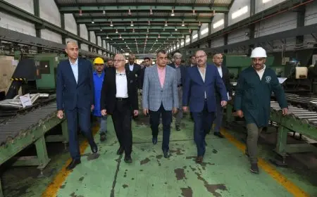وزير الدولة للإنتاج الحربي يتفقد حلوان للصناعات الهندسية لمتابعة سير العملية الإنتاجية