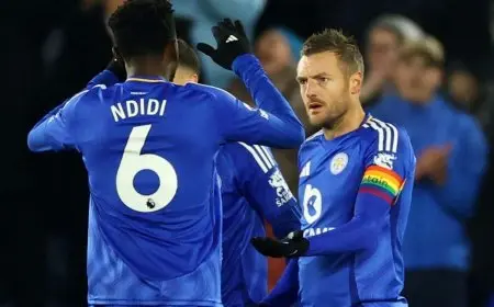 فاردي والخنوس يُهديان نيستلروي الفوز الأول مع ليستر سيتي