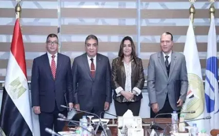 وزيرة التنمية المحلية ومحافظ الدقهلية يوقعان عقد تأهيل مقلب قلابشو للمخلفات