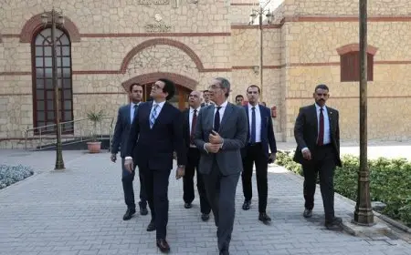 وزيرا الاتصالات والثقافة يناقشان مستجدات العمل لمشروعات التعاون المشترك بين الوزارتين