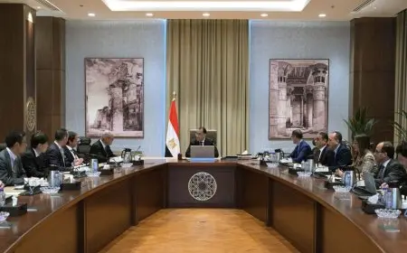 رئيس الوزراء يلتقي مُمثل «نيسان العالمية» لاستعراض التوسّعات الجديدة للشركة اليابانية في مصر