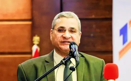 تكريم متحدث جامعة الأزهر بجائزة النيل في العلوم الإنسانية بالملتقى 12 لاتحاد الإعلاميين الأفارقة