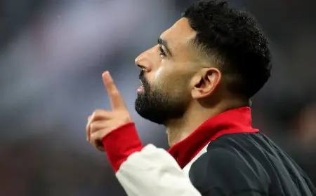 الملك المصري صلاح يواصل إحراج إدارة ليفربول وكأنه ميسي