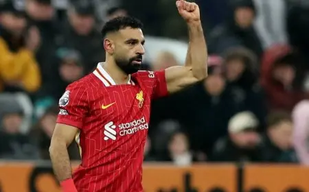 صلاح “صاحب الكرة” يتعادل 3-3 مع نيوكاسل في غياب ليفربول