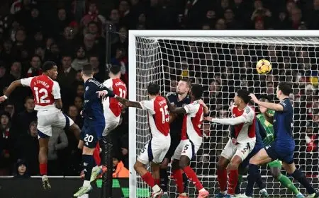 أرسنال يحسم موقعة مانشستر يونايتد بثنائية بالدوري الإنجليزي