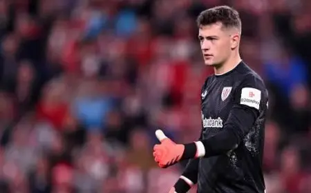 حارس أتلتيك بيلباو يوضح سر تصديه لركلة مبابي