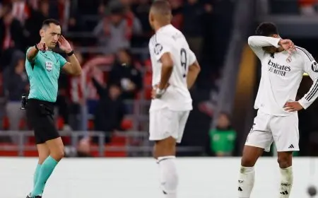 لم يلمس الكرة .. غرفة “فار” تثير الجدل في لقاء بلباو وريال