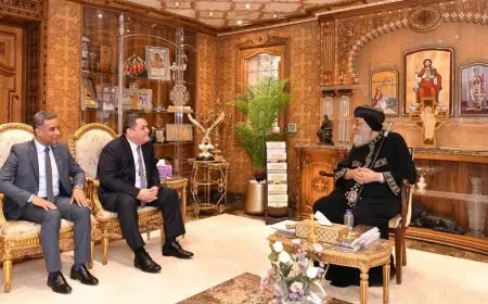 البابا تواضروس الثاني يستقبل سفير مصر في الفلبين