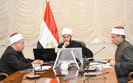 وزير الأوقاف يجتمع بـ مدير أوقاف البحر الأحمر ضمن سلسلة اللقاءات الأسبوعية