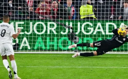 حارس أتلتيك بلباو يكشف سرّ تصدّيه لركلة جزاء كيليان مبابي