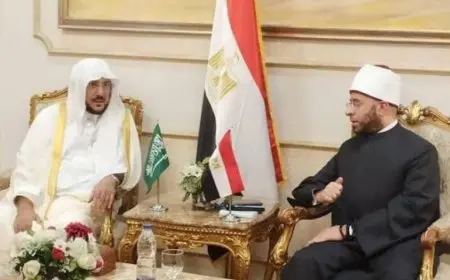 وزير الأوقاف يُعزّي وزير الشئون الإسلامية والدعوة والإرشاد بالسعودية في وفاة زوجته