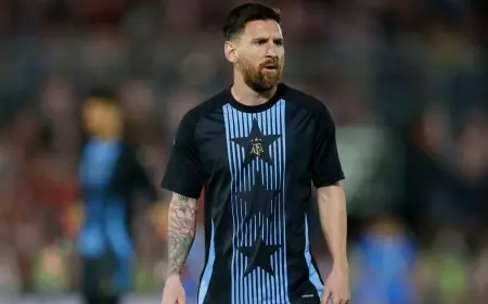 ميسي “يفتقد مشجعي” برشلونة ويكشف أكثر شخصين أثّرا فيه