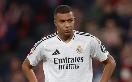 مبابي يخرج عن صمته: عندما تكون نجماً يتحدث الناس عنك