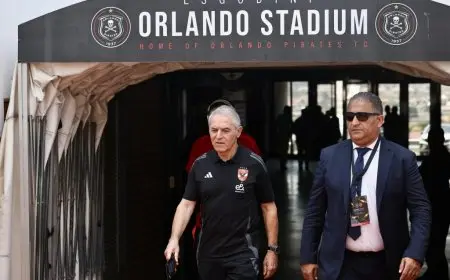 بعثة الأهلي تصل إلى استاد أورلاندو لمواجهة بطل جنوب أفريقيا