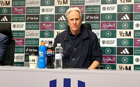 جيسوس يتهم الرائد بإضاعة الوقت ويطالب بحكام أجانب للدوري