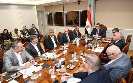 وزير الإسكان يتابع سير العمل بالمشروعات التى بمدينة سانت كاترين