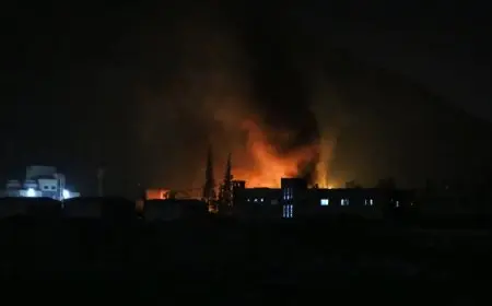 سوريا تحت القصف.. إسرائيل تستهدف قواعد جوية ومراكز حكومية