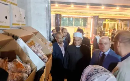 وكيل الأوقاف بكفر الشيخ يسلّم 2 طن صكوك إطعام للتضامن الاجتماعي لتوزيعها على المستحقين