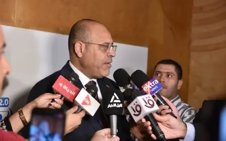 وزير العمل يعلن استخراج شهادات مزاولة حرفة وقياس مهارة جديدة لعمالة غير منتظمة بالإسكندرية 