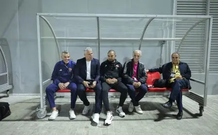 وائل جمعة يزور بعثة الأهلي في قطر