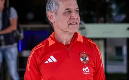 كولر يُحاضر لاعبي الأهلي قبل التحرك لملعب مباراة باتشوكا