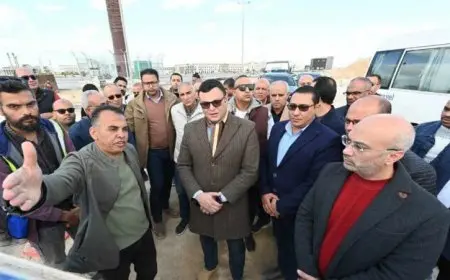 وزير الإسكان يتفقد سير العمل بمشروعات المدينة التراثية فى العلمين