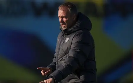 بعد تثبيت إيقافه.. فليك يرغب بتعامل متساوٍ للحكام مع المدربين