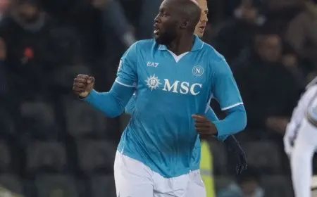 نابولي يهزم أودينيزي ويواصل تضييق الخناق على أتالانتا