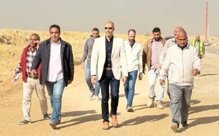 وزير الإسكان يُتابع معدلات تنفيذ مشروعات الطرق بمدينة القاهرة الجديدة