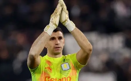 مارتينيز يحصد جائزة فيفا لأفضل حارس في العالم للمرة الثانية