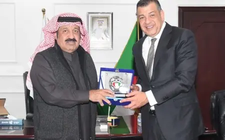 هاني شكري يلتقي رئيس الاتحاد الكويتي ويدعوه لزيارة الزمالك