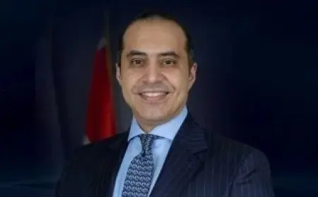 المستشار محمود فوزي يهنئ قطر بمناسبة يومها الوطني ويؤكد حرص البلدين على تعزيز العلاقات