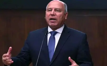 وزير الصناعة والنقل يبحث مع بيلاروسيا توطين عدد من الصناعات الهامة في مصر