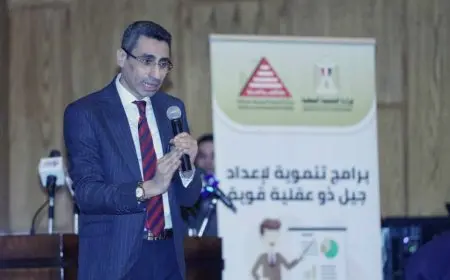 مساعد وزيرة التنمية المحلية يستعرض الخطة الاستراتيجية للتطوير والتدريب والتحول الرقمي لمركز سقارة