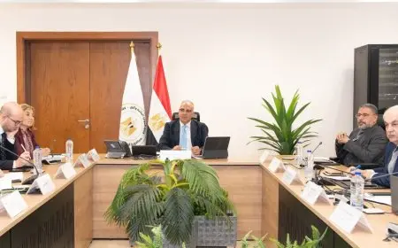 وزير الرى يلتقي نائب رئيس بنك الاستثمار الأوروبي