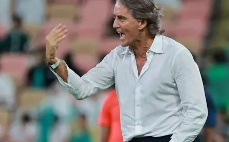 ما القرار الذي جعل مانشيني مدرب السعودية السابق يعض أصابع الندم؟