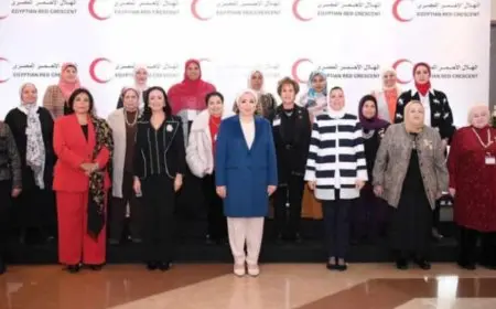 انتصار السيسي: شكرا لمتطوعي الهلال الأحمر المصري الذين يثبتون أن الإنسانية هي أسمى القيم التي تجمعنا