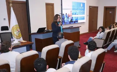 وزيرة التنمية المحلية تستقبل وفداً من طلاب مدرسة «فيلوباتير» المصرية بكندا