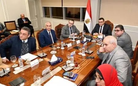 وزير الإسكان يوجه بدراسة تنفيذ مجمع خدمات متنوع لخدمة الجامعتين الأهلية والتكنولوجية