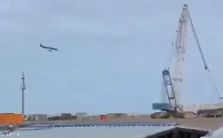 كانت تقل 67 شخصًا.. التفاصيل الكاملة لتحطم طائرة ركاب أذربيجانية في كازاخستان