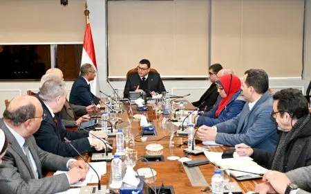 وزير الإسكان يتابع منظومة مياه الشرب والصرف الصحي ببورسعيد